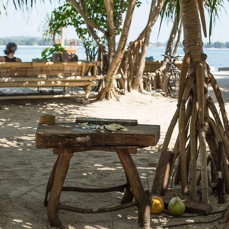 Island View Bar & Bungalow Гілі-Аїр Екстер'єр фото